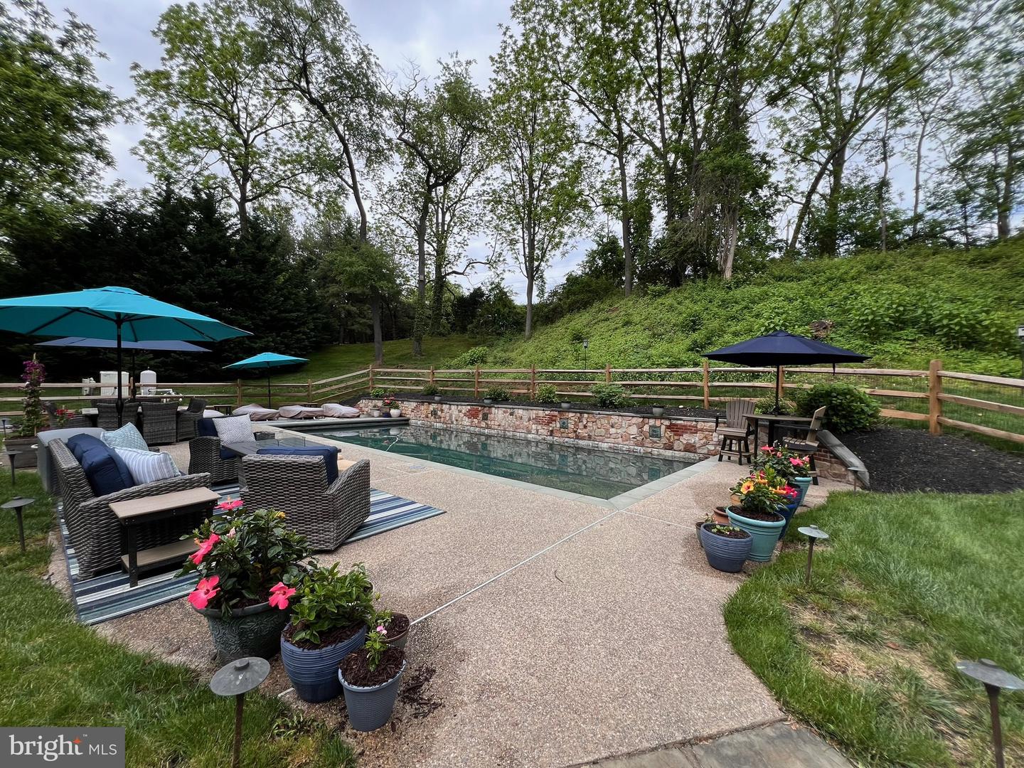 809 CHRISTOPHER Ct HOCKESSIN, DE 19707