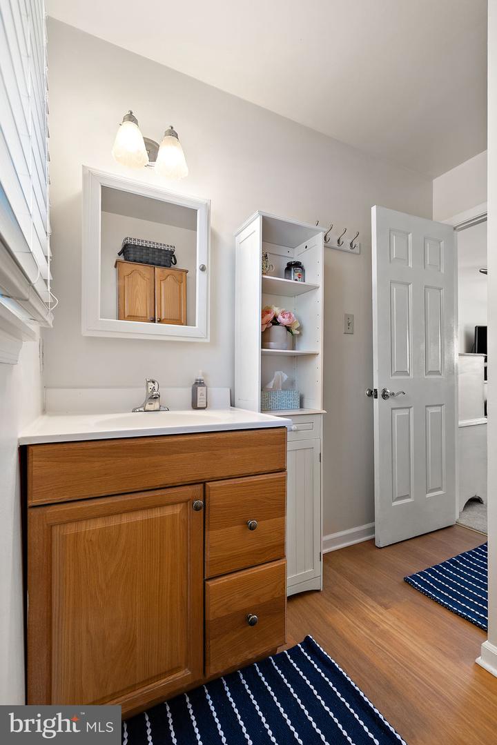 809 CHRISTOPHER Ct HOCKESSIN, DE 19707