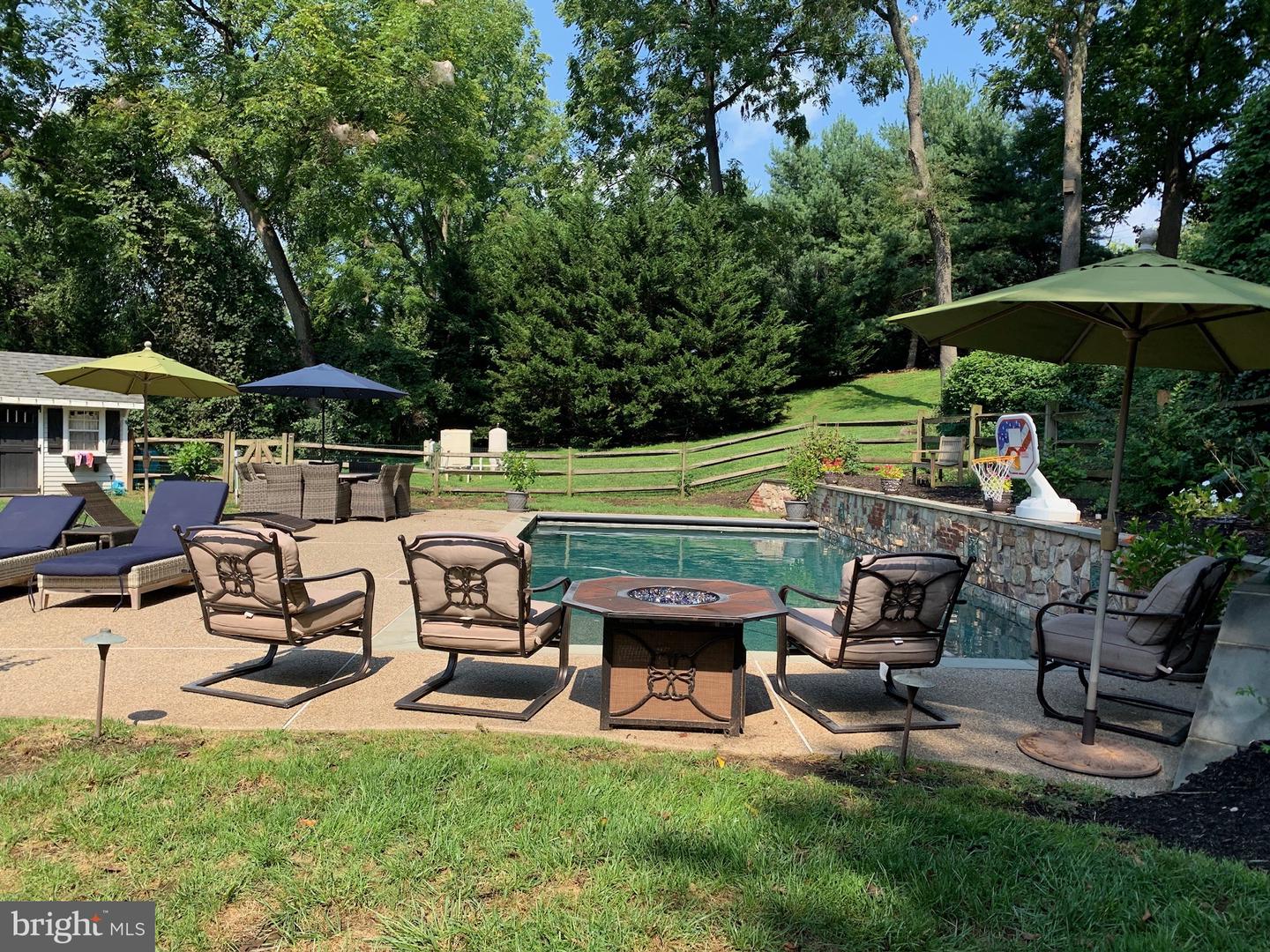 809 CHRISTOPHER Ct HOCKESSIN, DE 19707