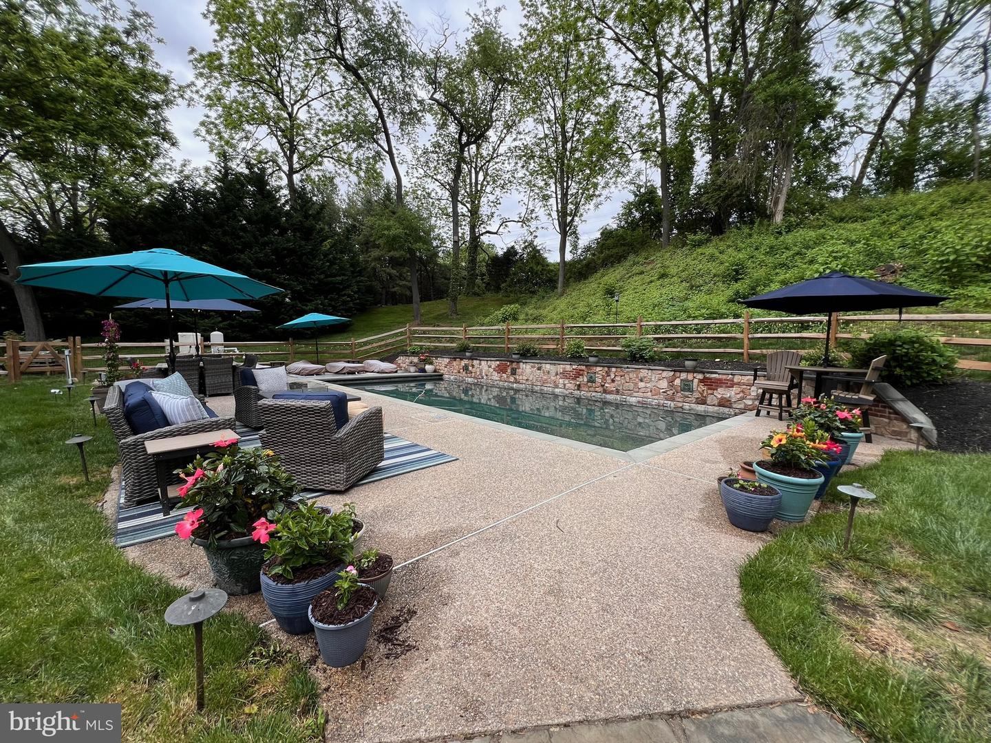 809 CHRISTOPHER Ct HOCKESSIN, DE 19707