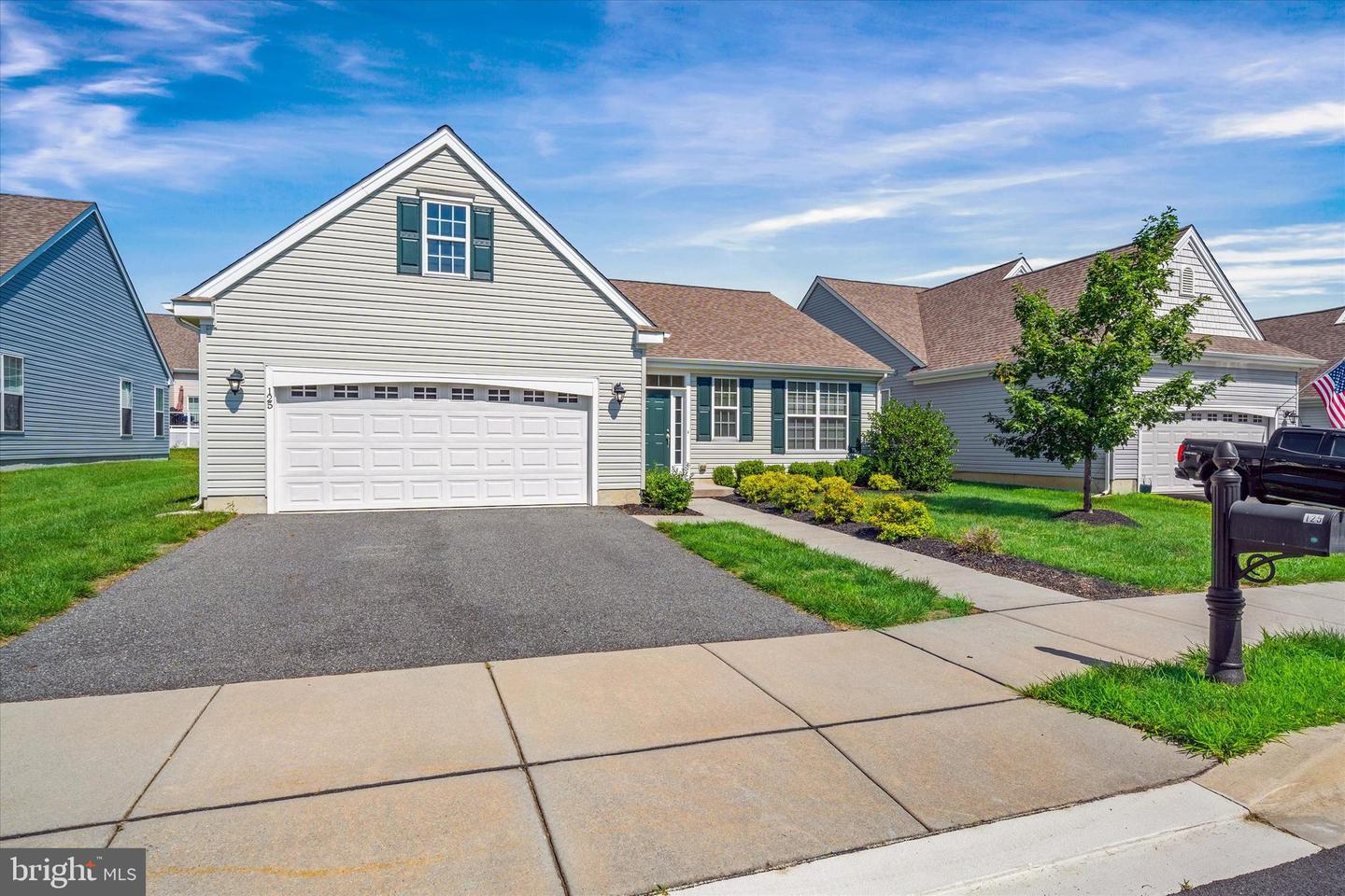 125 E CLARENDON Dr SMYRNA, DE 19977