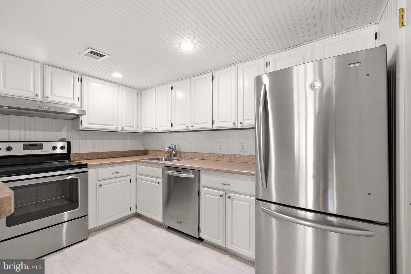 1403 SHALLCROSS Ave #202 A12 WILMINGTON, DE 19806