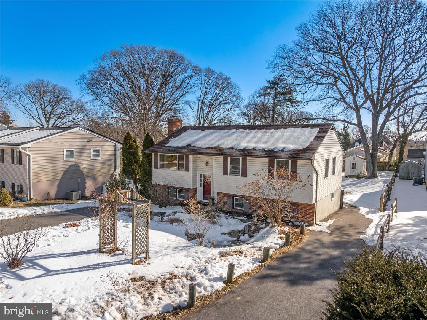 1045 SAINT MARGARETS Dr ANNAPOLIS, MD 21409