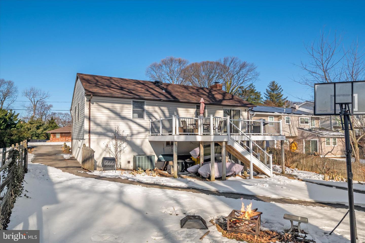 1045 SAINT MARGARETS Dr ANNAPOLIS, MD 21409