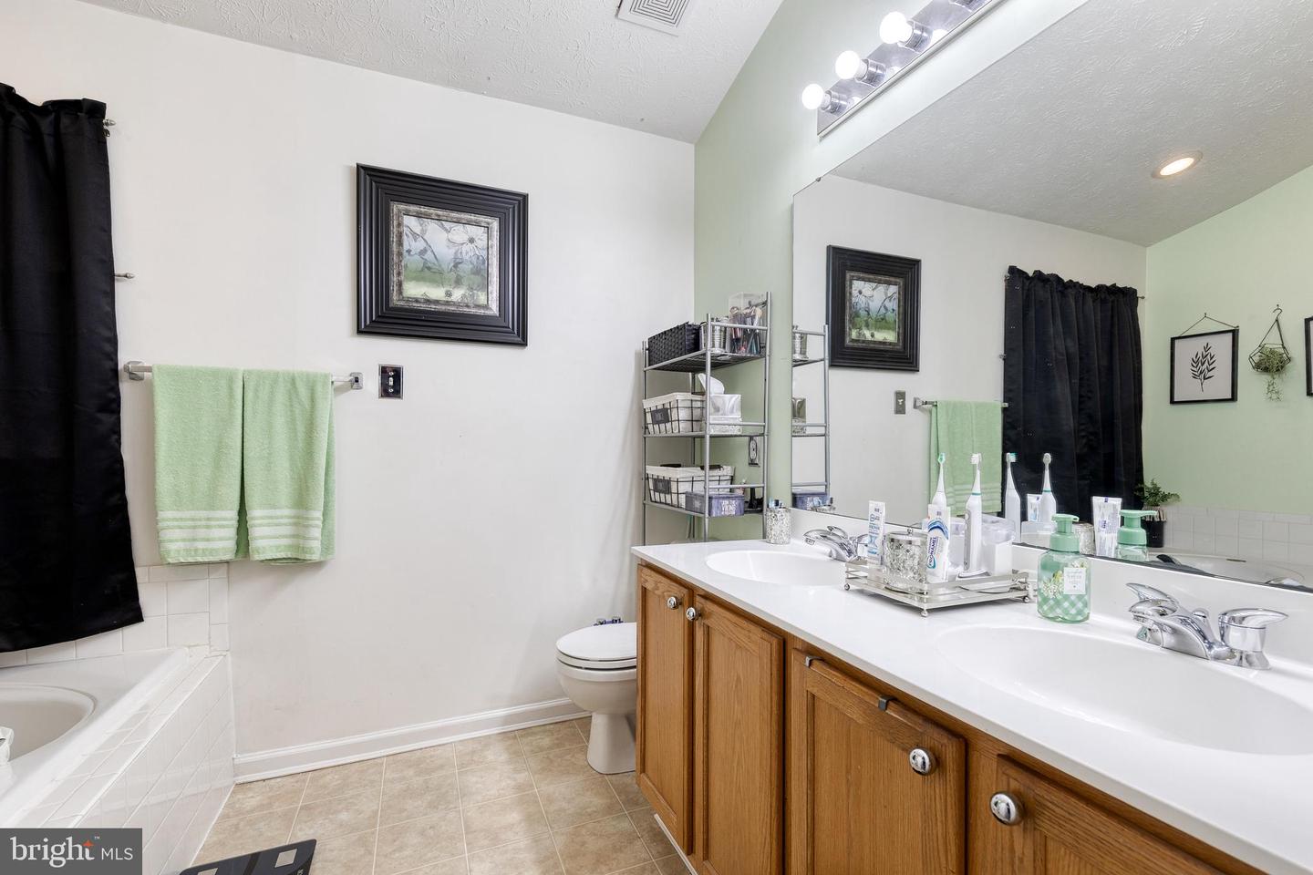 2970 SIWANOY Dr EDGEWOOD, MD 21040