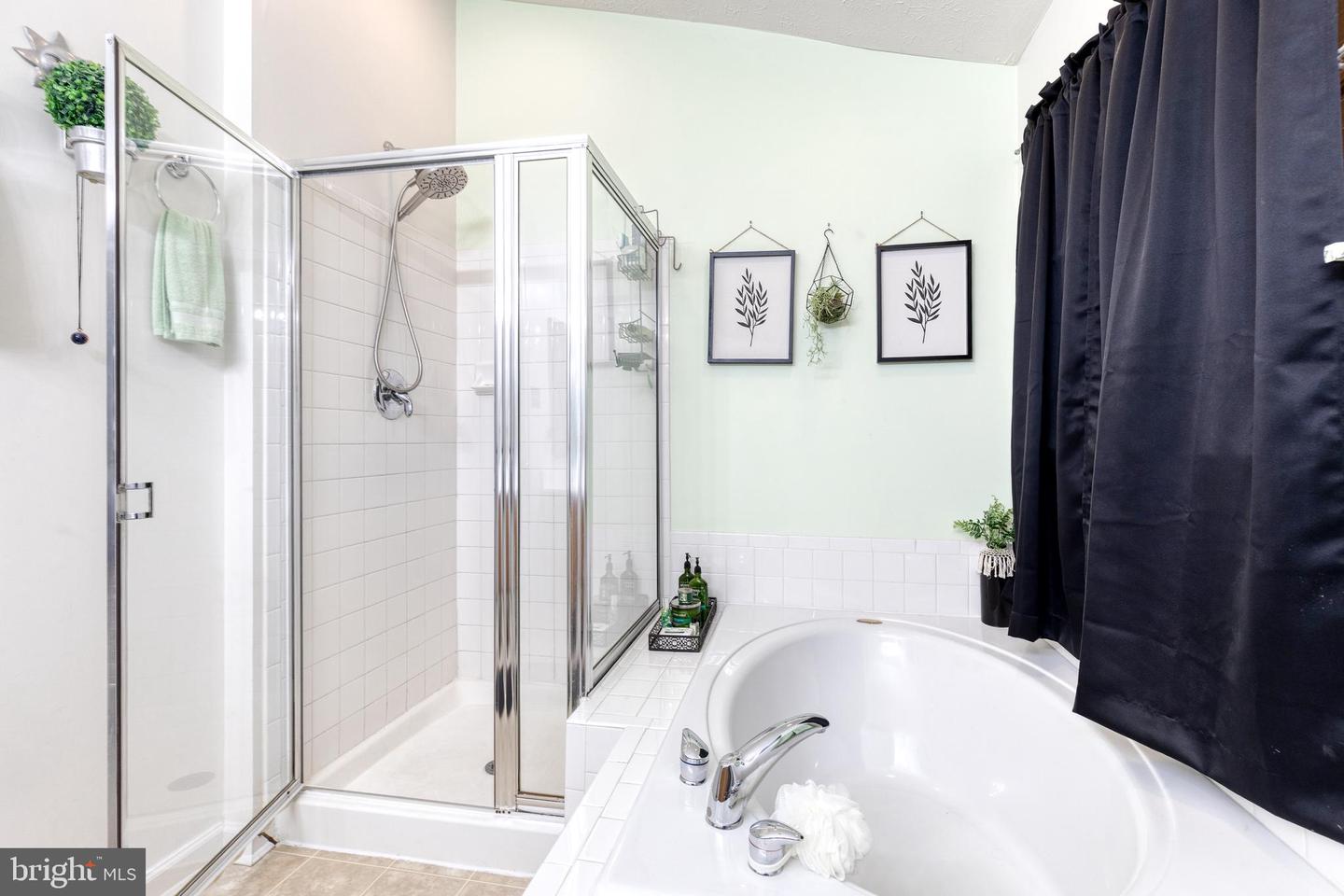 2970 SIWANOY Dr EDGEWOOD, MD 21040