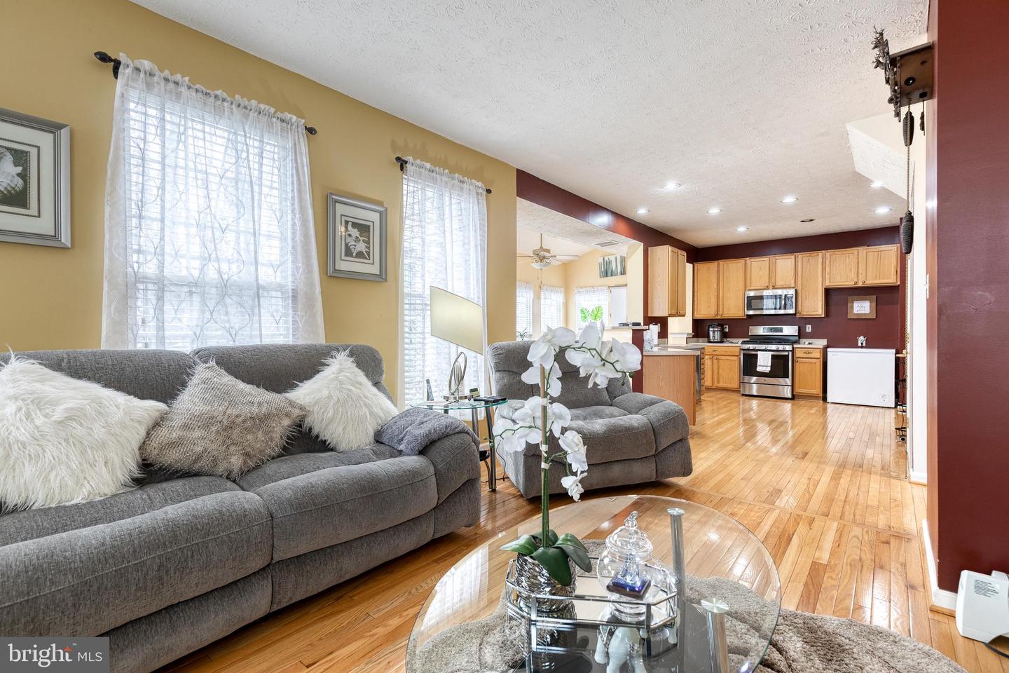 2970 SIWANOY Dr EDGEWOOD, MD 21040