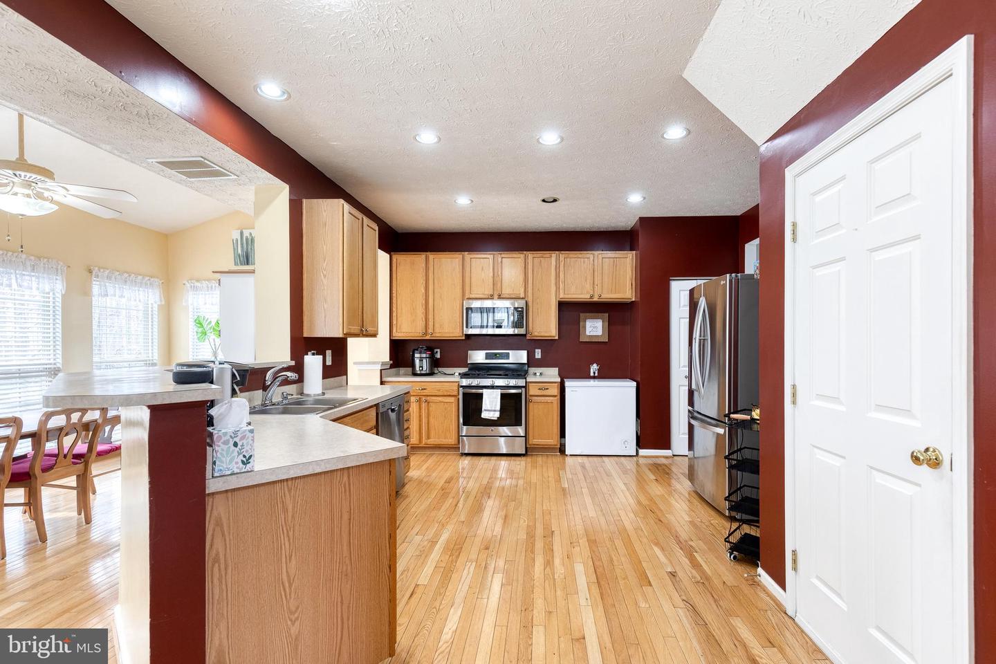 2970 SIWANOY Dr EDGEWOOD, MD 21040