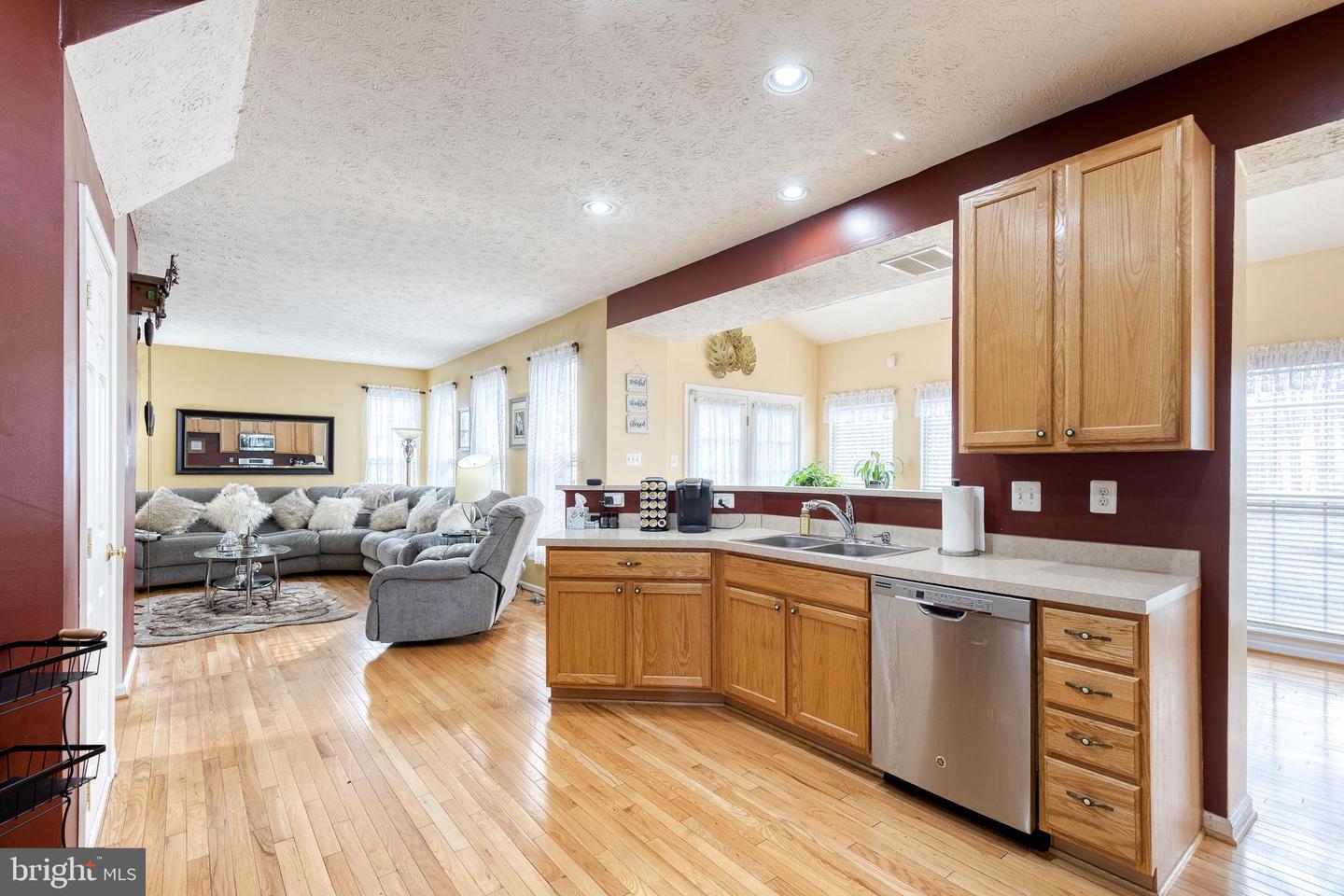 2970 SIWANOY Dr EDGEWOOD, MD 21040