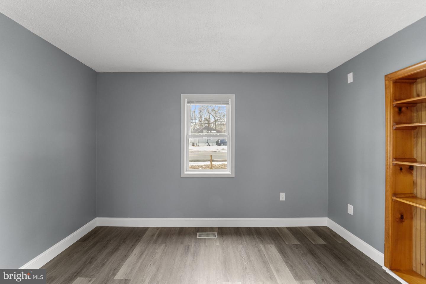 200 W BUCKSHUTEM Rd MILLVILLE, NJ 08332