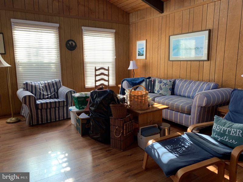 607 COLLINS St BETHANY BEACH, DE 19930