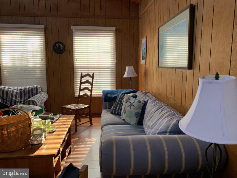 607 COLLINS St BETHANY BEACH, DE 19930