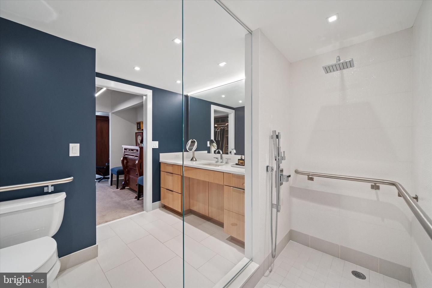 1100 LOVERING Ave #802 WILMINGTON, DE 19806