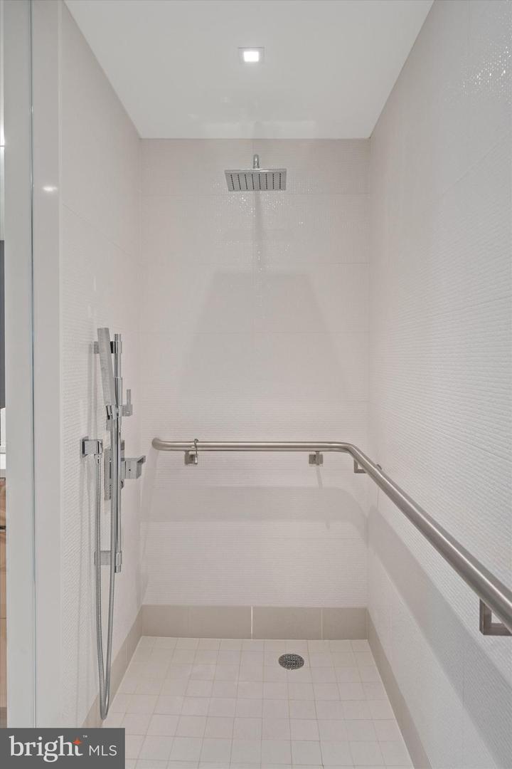 1100 LOVERING Ave #802 WILMINGTON, DE 19806