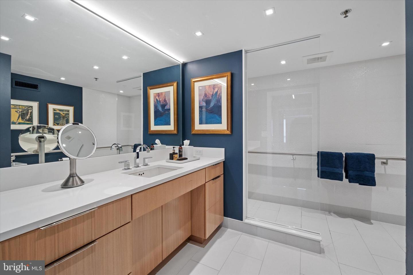 1100 LOVERING Ave #802 WILMINGTON, DE 19806