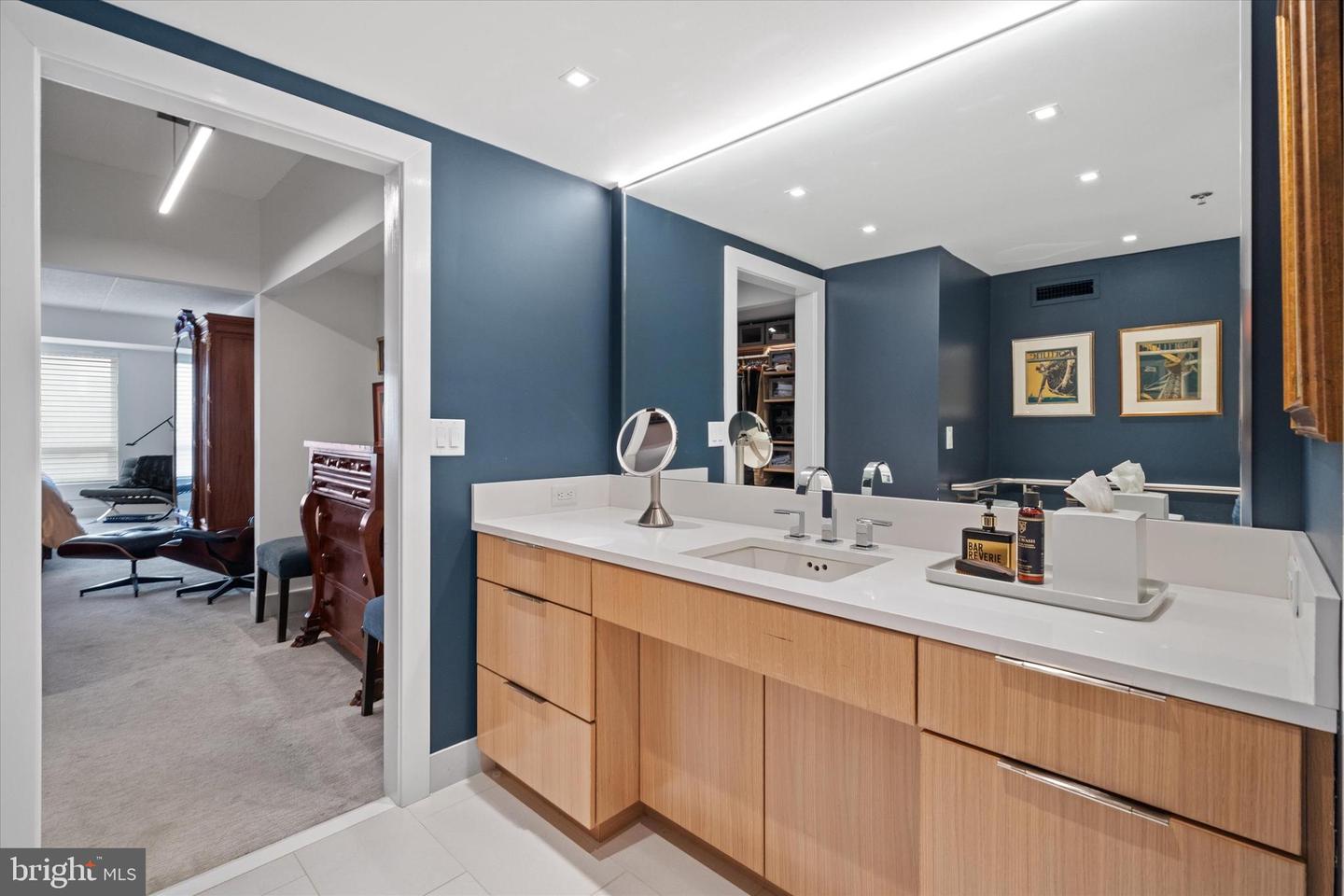 1100 LOVERING Ave #802 WILMINGTON, DE 19806