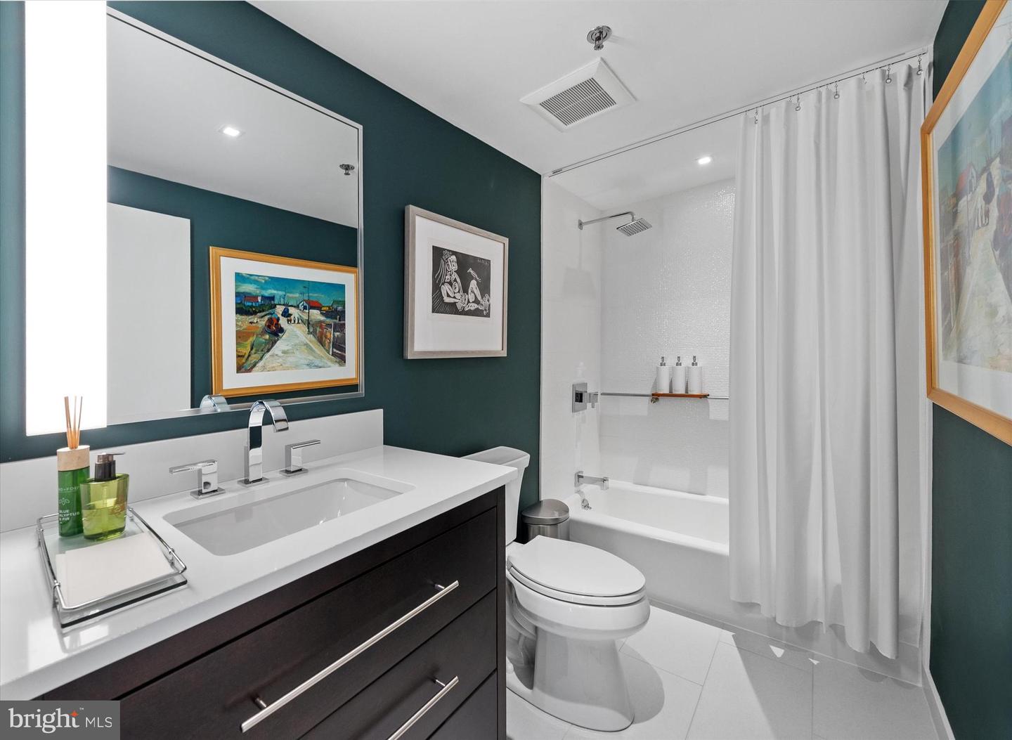 1100 LOVERING Ave #802 WILMINGTON, DE 19806