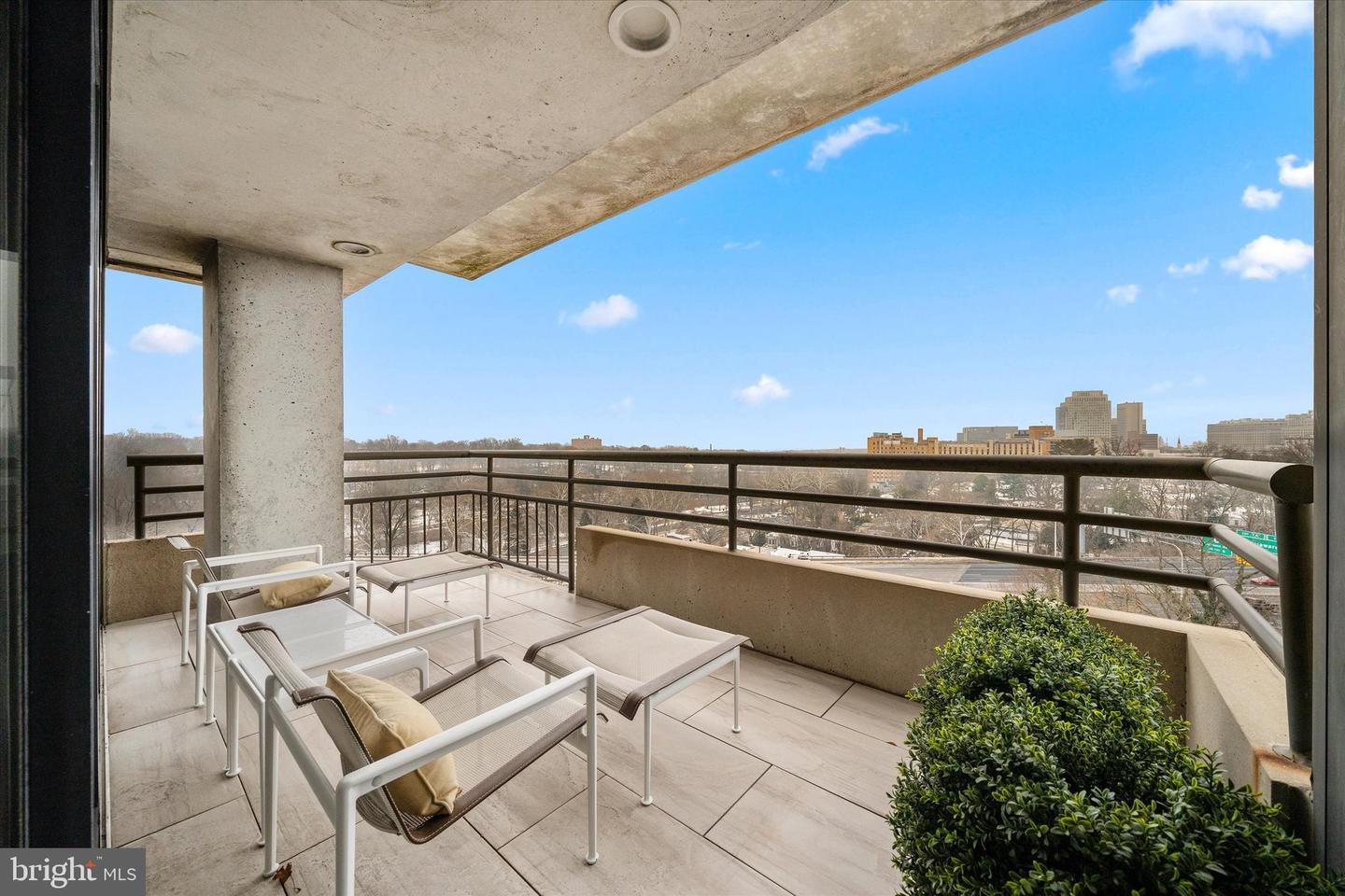 1100 LOVERING Ave #802 WILMINGTON, DE 19806