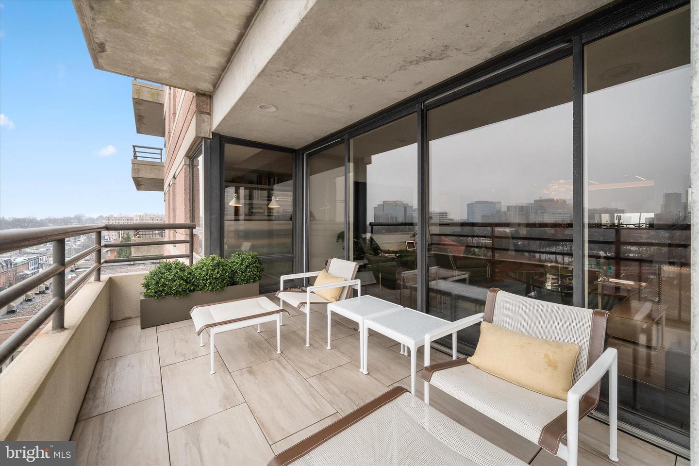 1100 LOVERING Ave #802 WILMINGTON, DE 19806