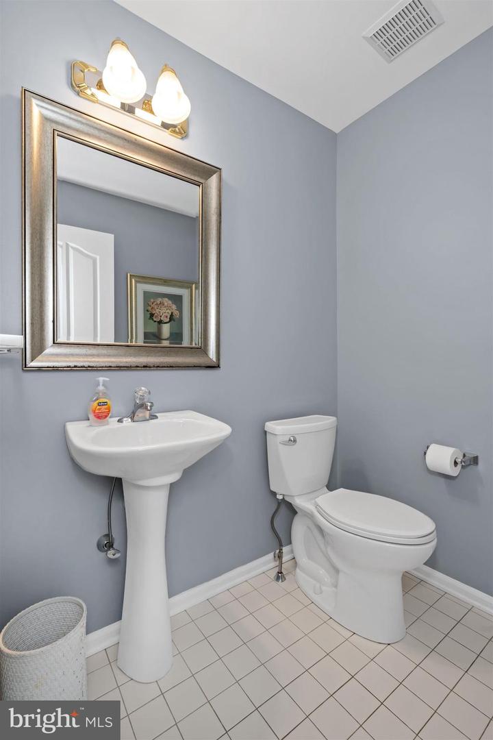 26 LYNTHWAITE FARM Ln WILMINGTON, DE 19803