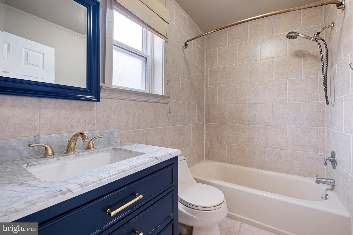 3214 ADDISON Dr WILMINGTON, DE 19808