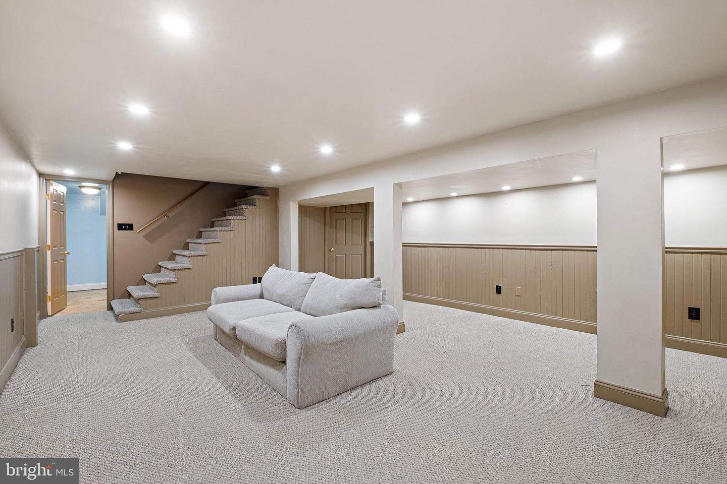 3214 ADDISON Dr WILMINGTON, DE 19808