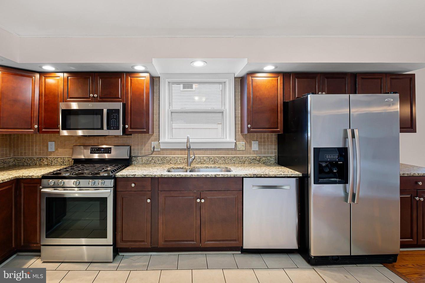 3214 ADDISON Dr WILMINGTON, DE 19808