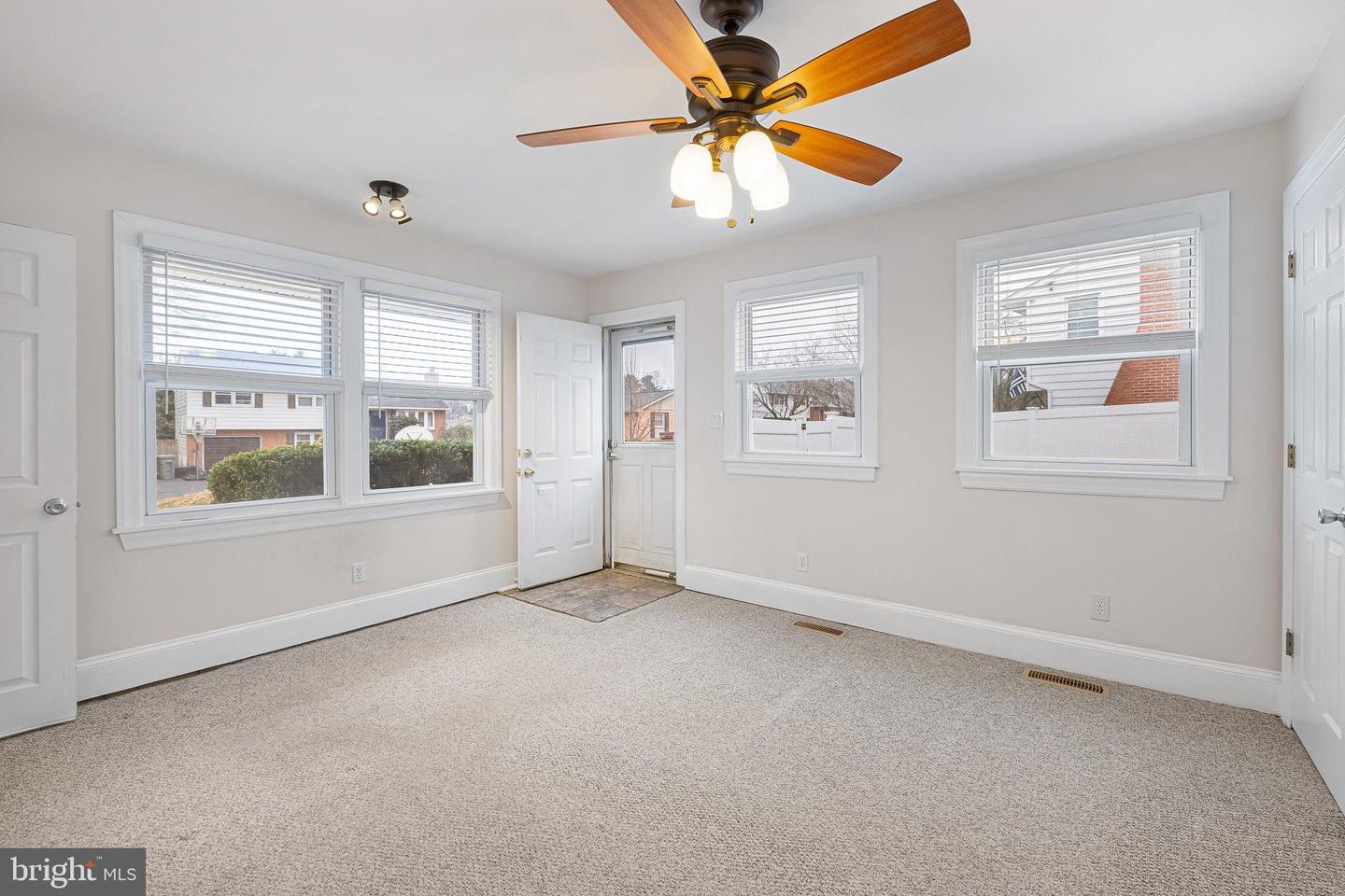 3214 ADDISON Dr WILMINGTON, DE 19808