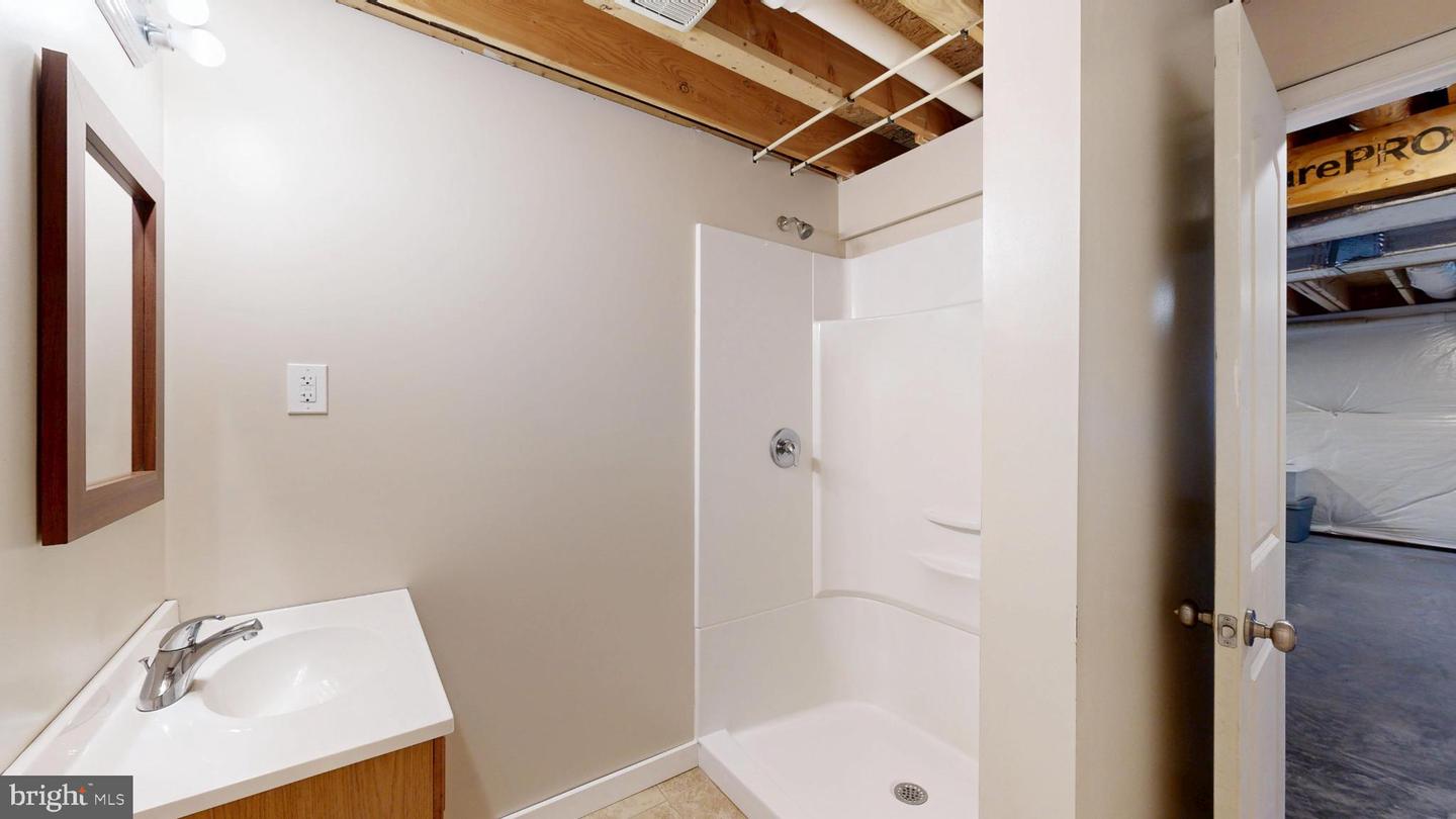 202 E BUCK Pt Rd CLAYTON, DE 19938