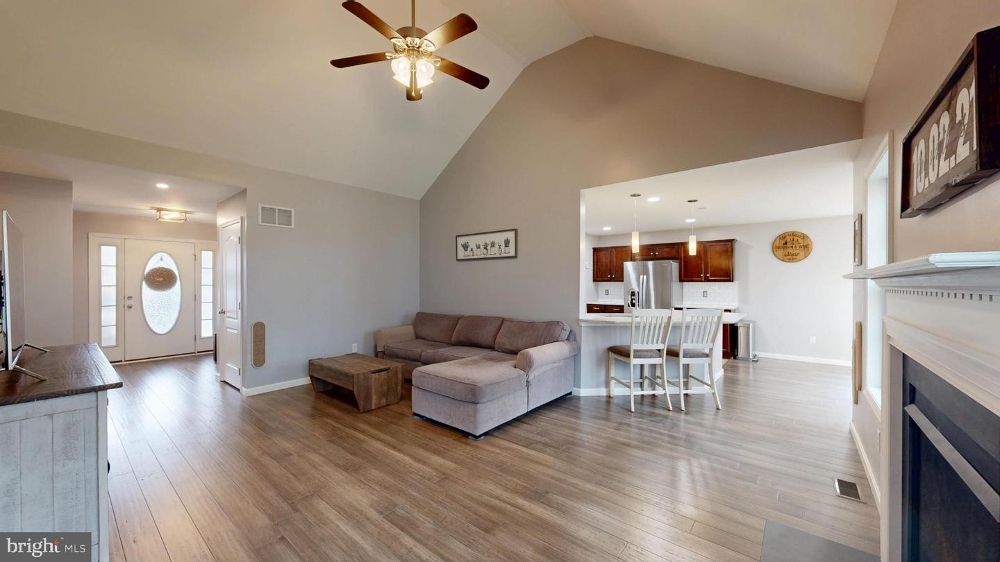 202 E BUCK Pt Rd CLAYTON, DE 19938