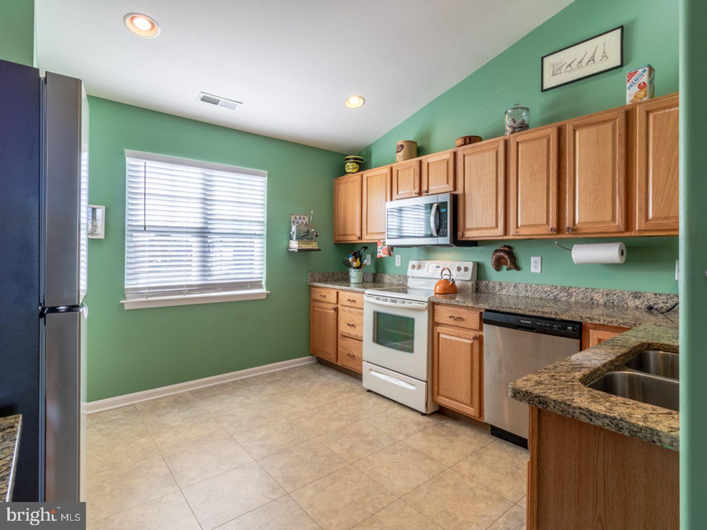 34687 REFUGE Cv #1004 REHOBOTH BEACH, DE 19971