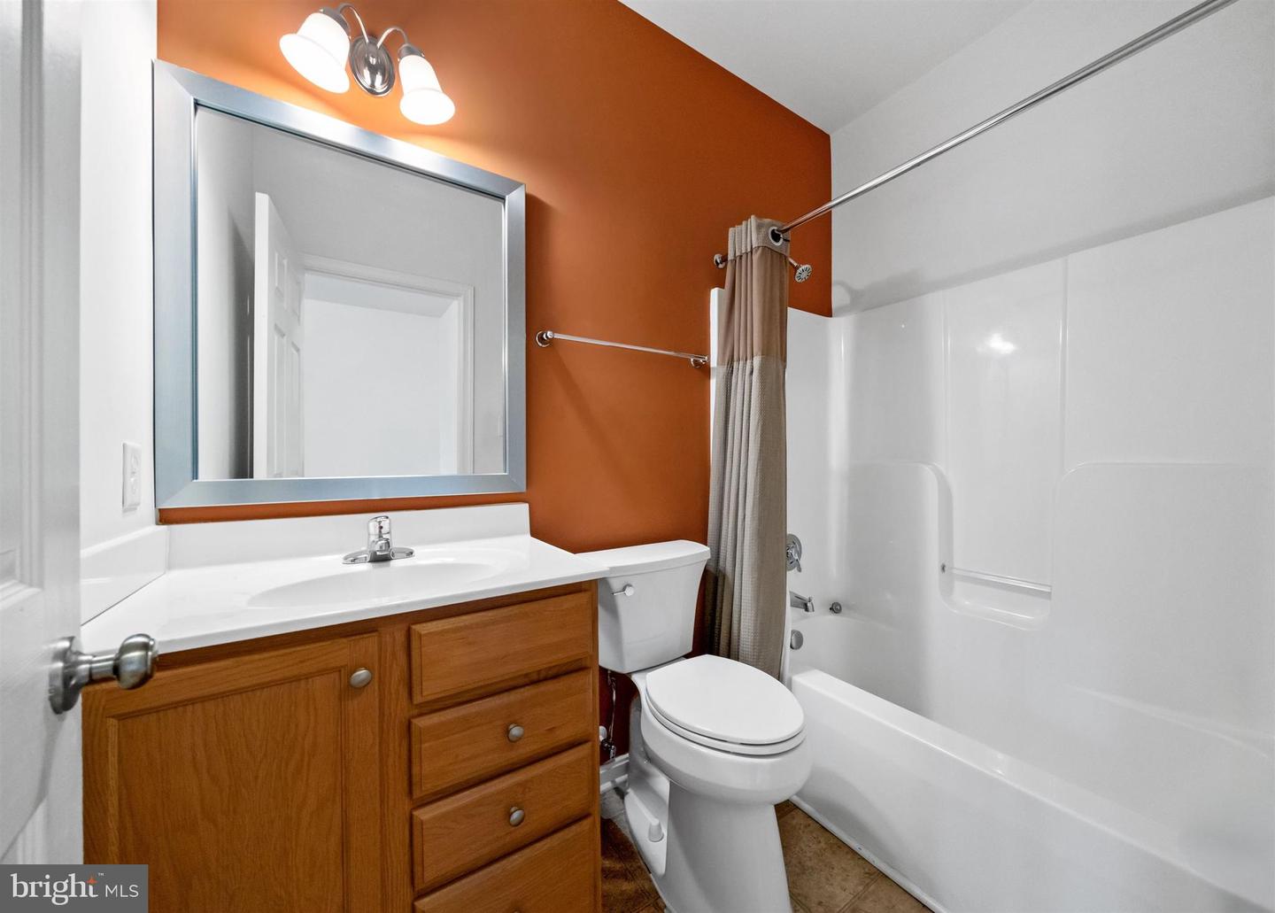 64 GRAND NATIONAL Ln NEWARK, DE 19702