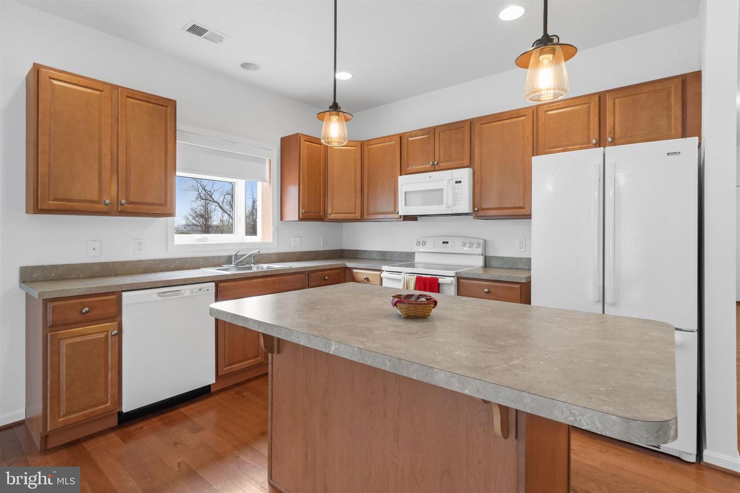 64 GRAND NATIONAL Ln NEWARK, DE 19702