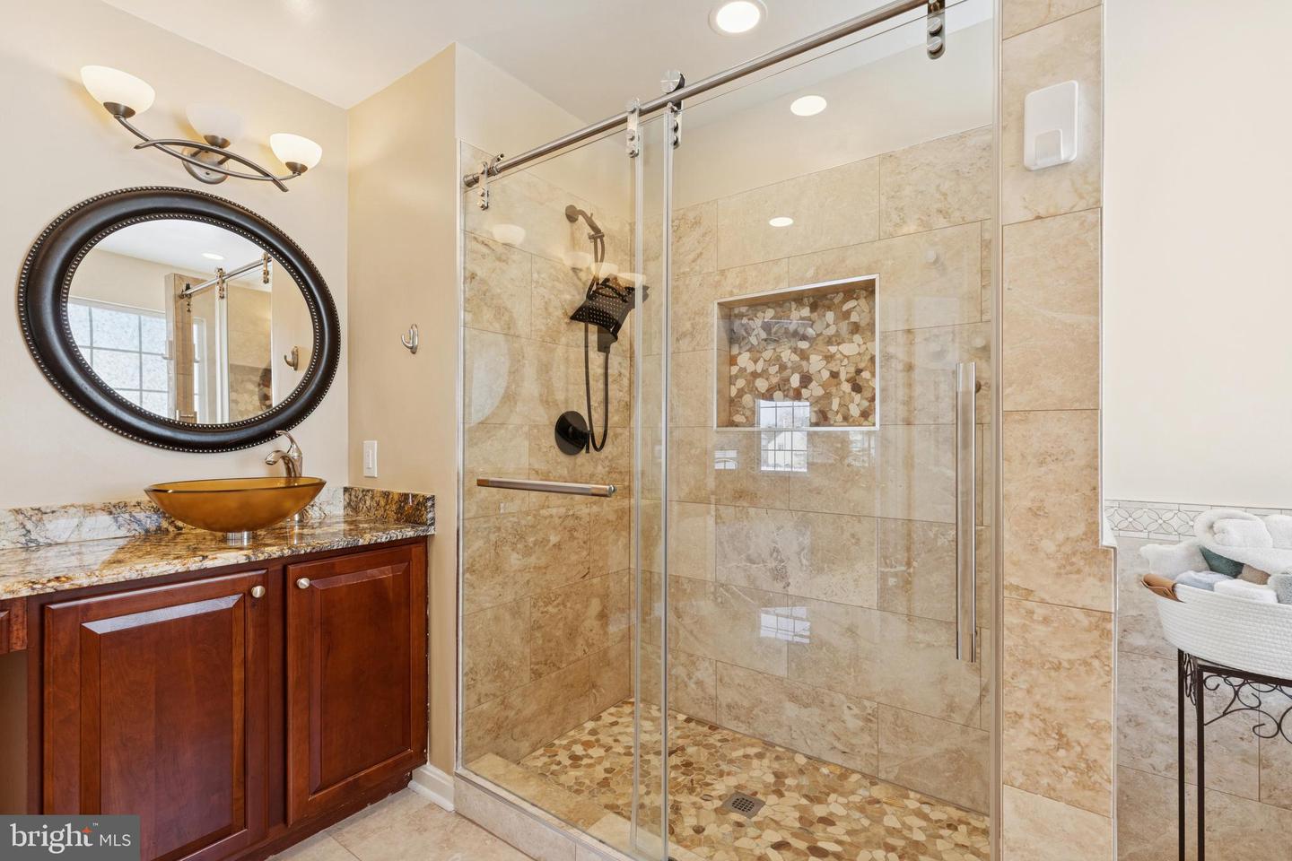 8307 BANISTER Rd SEVERN, MD 21144