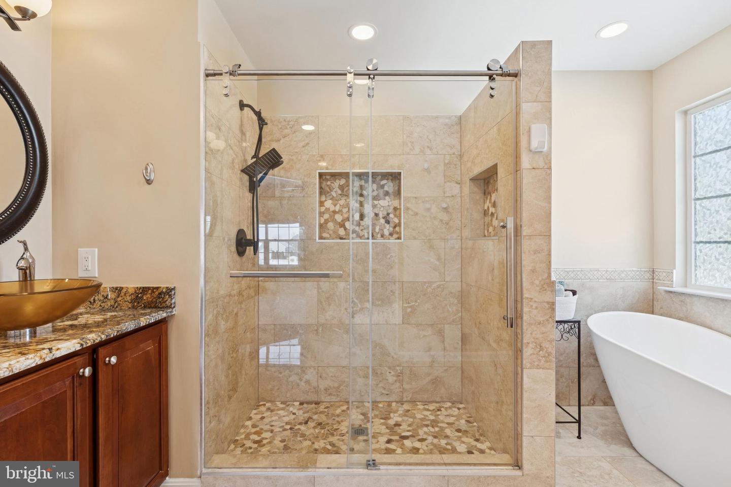 8307 BANISTER Rd SEVERN, MD 21144