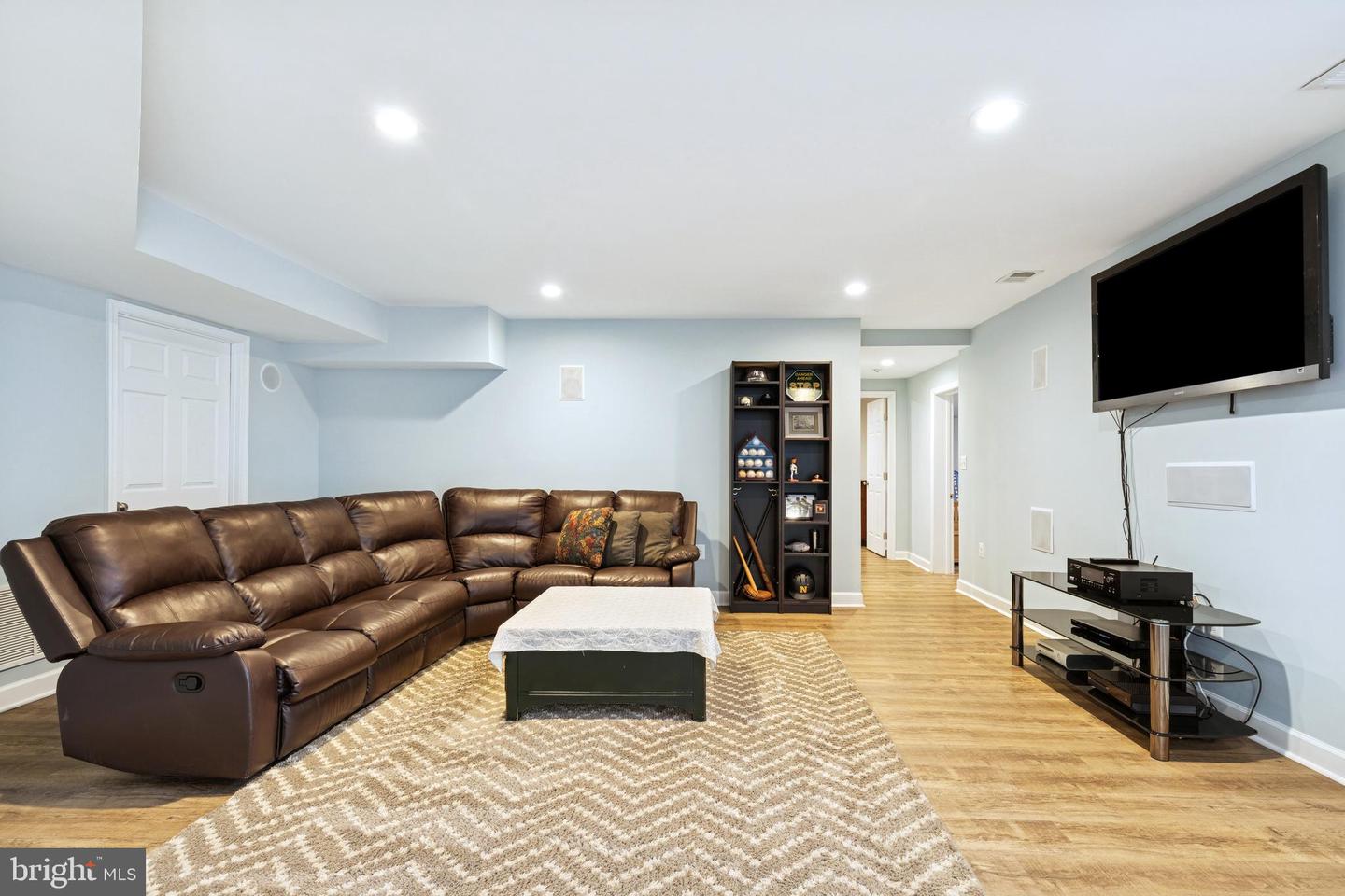 8307 BANISTER Rd SEVERN, MD 21144