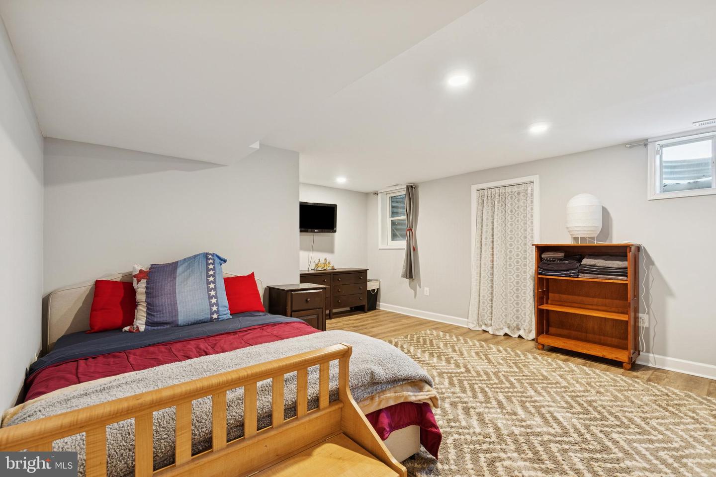 8307 BANISTER Rd SEVERN, MD 21144