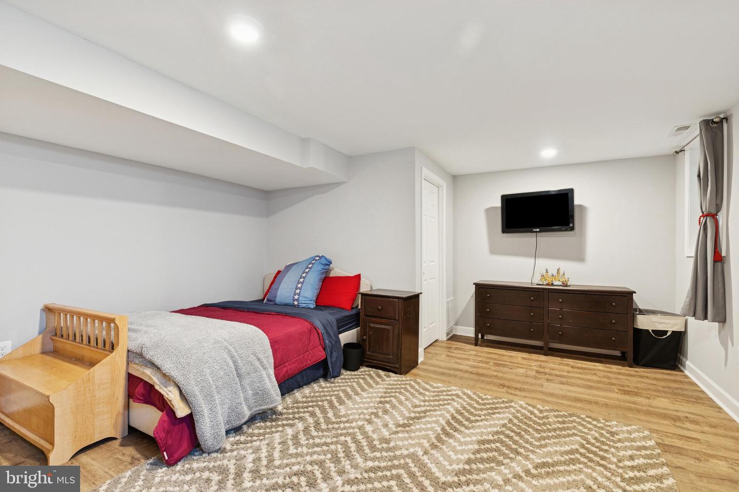 8307 BANISTER Rd SEVERN, MD 21144