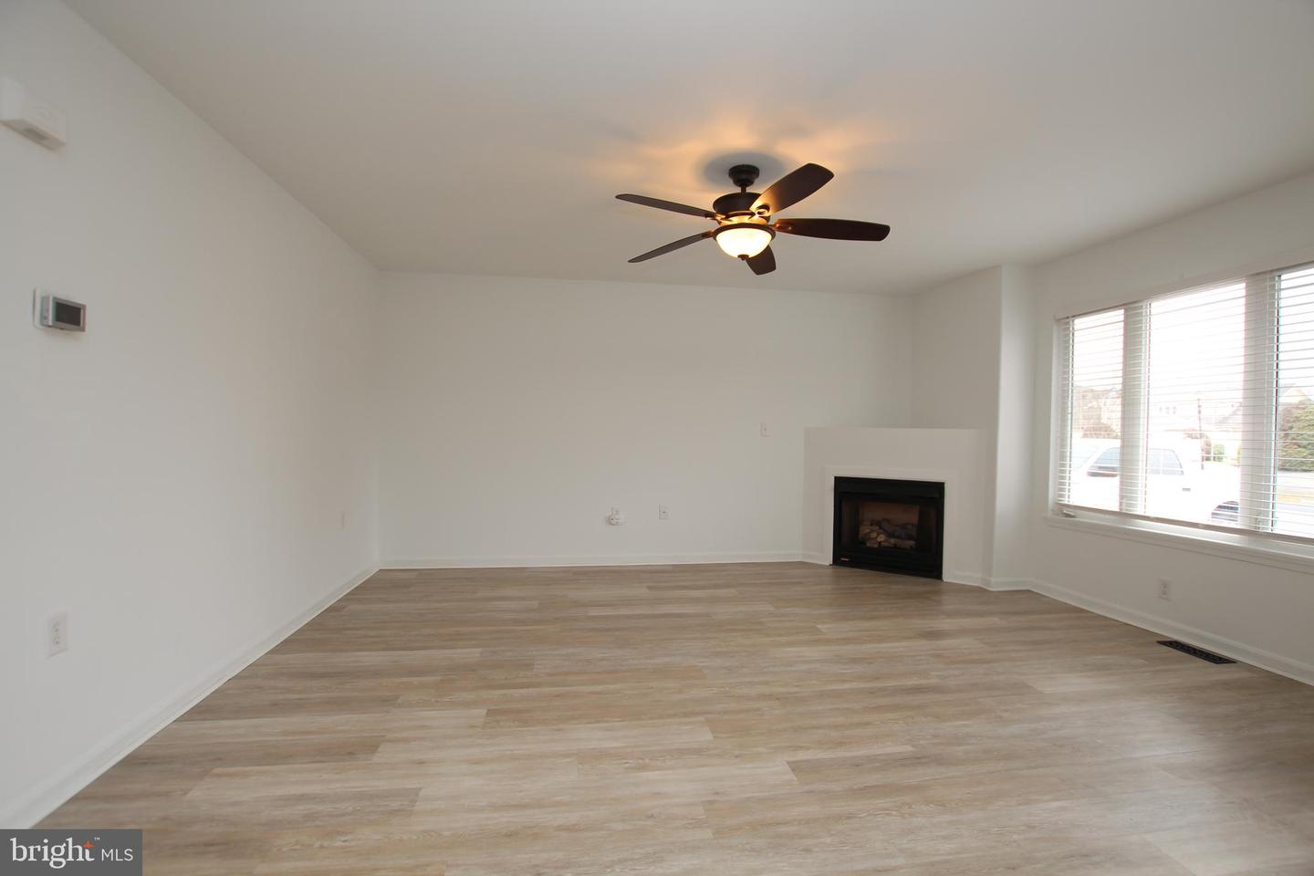 117 LAKESIDE Dr LEWES, DE 19958