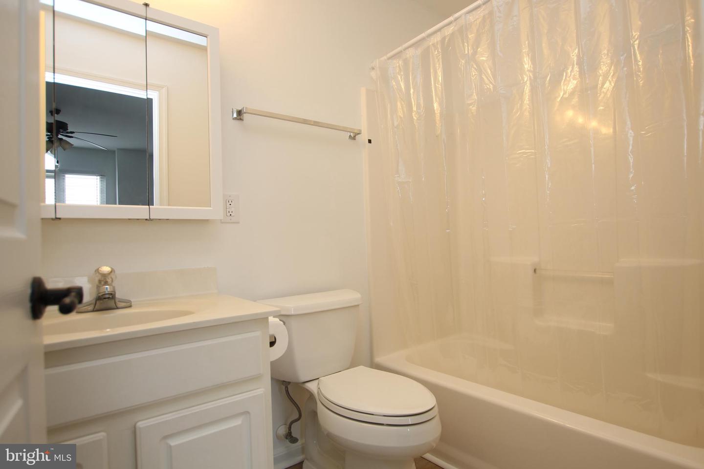 117 LAKESIDE Dr LEWES, DE 19958