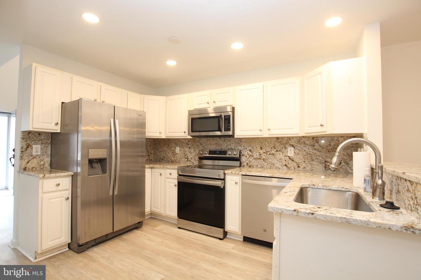 117 LAKESIDE Dr LEWES, DE 19958