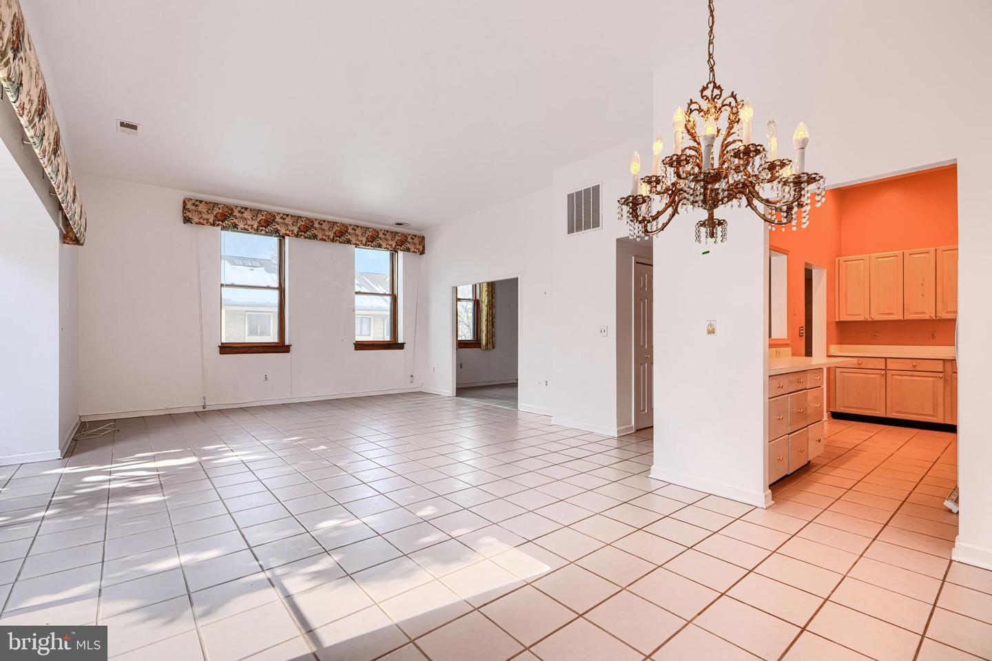 5712 ROLAND Ave #1E BALTIMORE, MD 21210