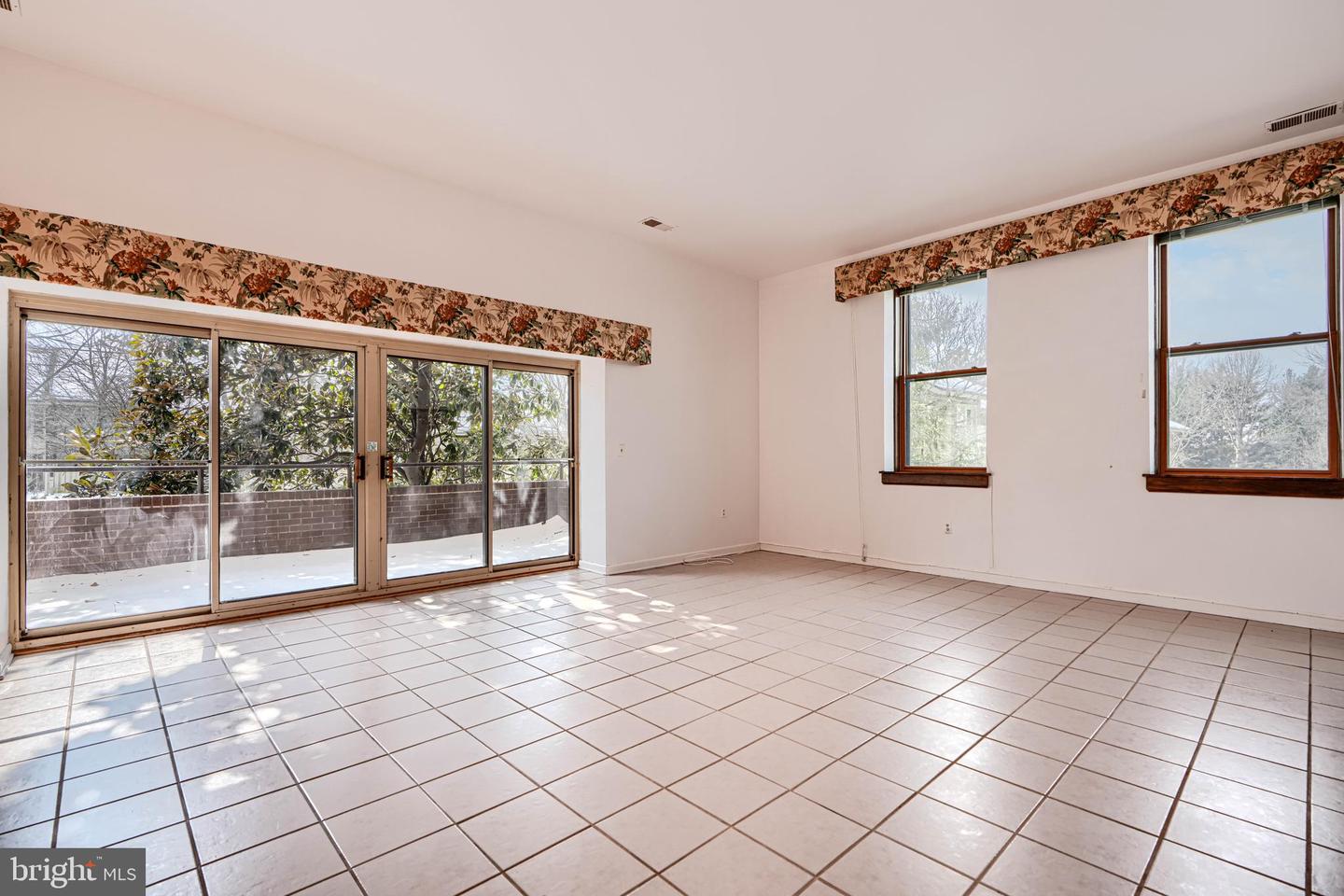 5712 ROLAND Ave #1E BALTIMORE, MD 21210