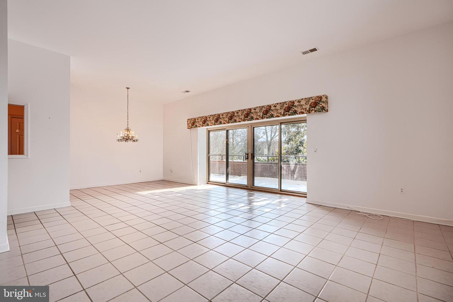 5712 ROLAND Ave #1E BALTIMORE, MD 21210