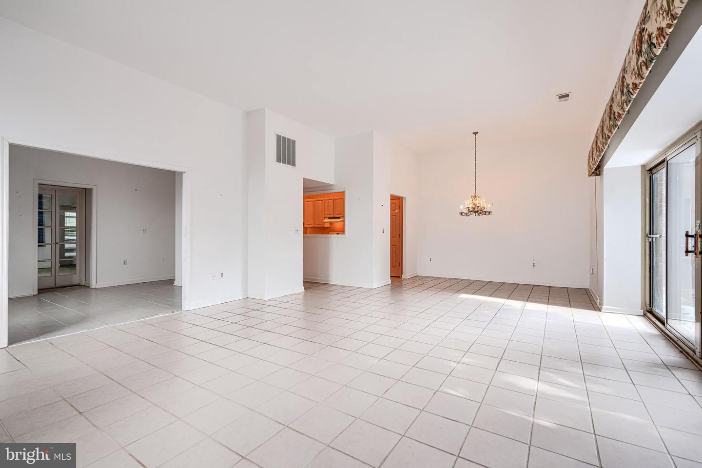 5712 ROLAND Ave #1E BALTIMORE, MD 21210