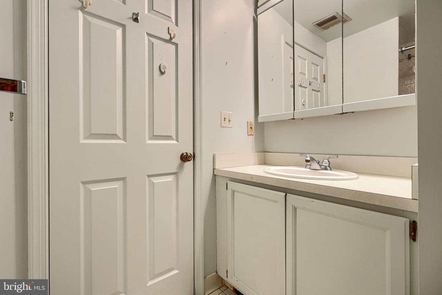 5712 ROLAND Ave #1E BALTIMORE, MD 21210