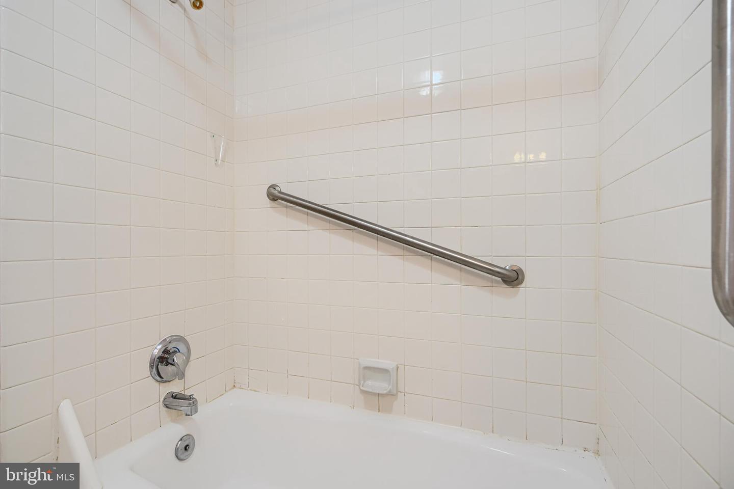 5712 ROLAND Ave #1E BALTIMORE, MD 21210