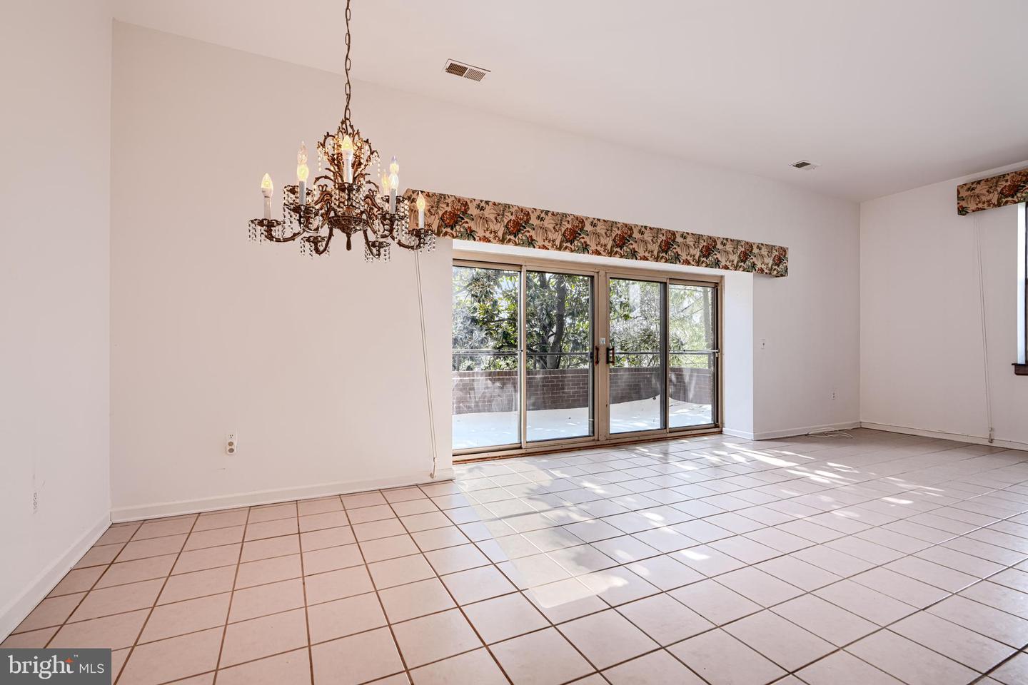 5712 ROLAND Ave #1E BALTIMORE, MD 21210