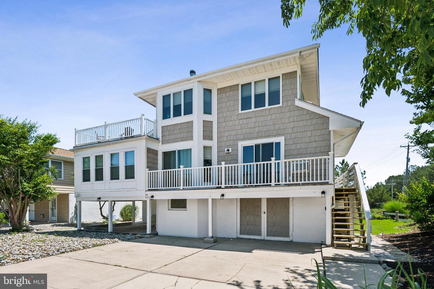 101 W Cpe SHORES Dr