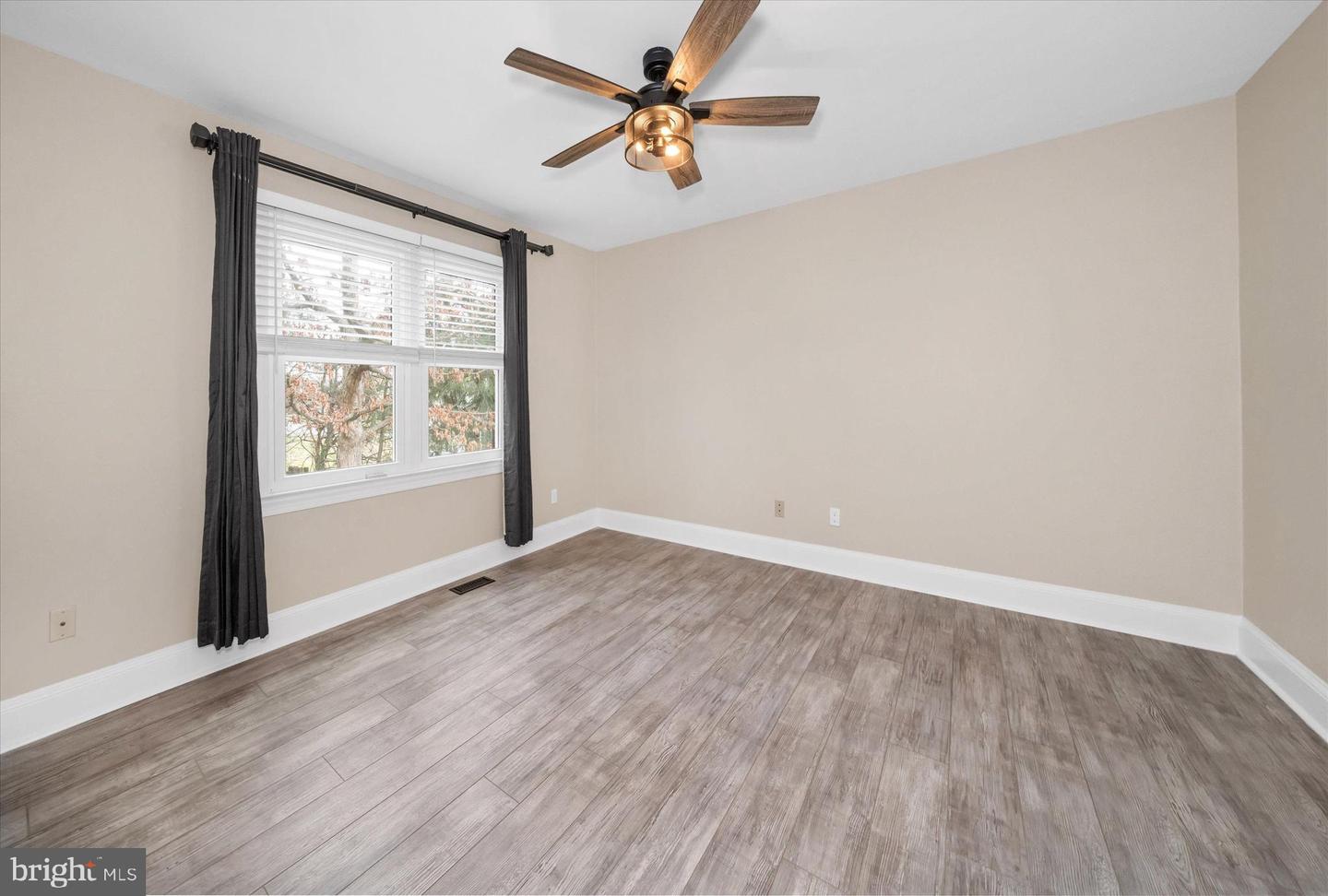 26 OLD STABLE Ln NEWARK, DE 19711